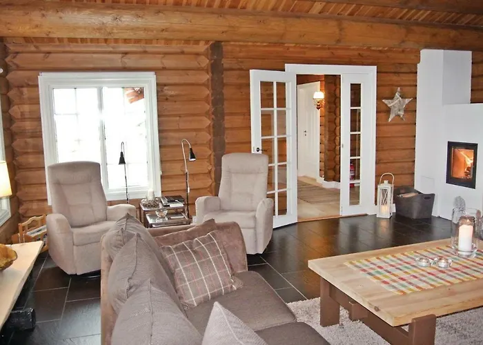 Hol With A Fireplace 02 Tatil Evi *